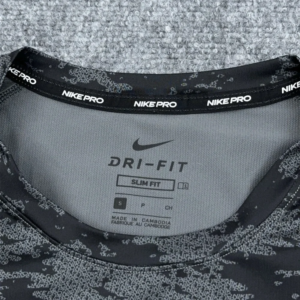 Nike PRO Training Long Sleeve Shirt Men's Small Slim Fit Camo AOP‎ Performance